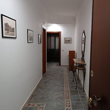 Camera Moderna Roma Esterno foto